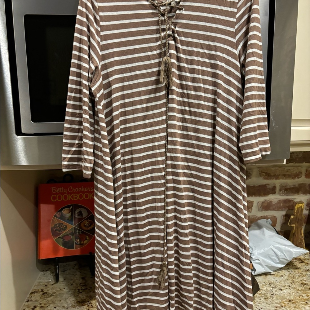 Size large brown & white dress
